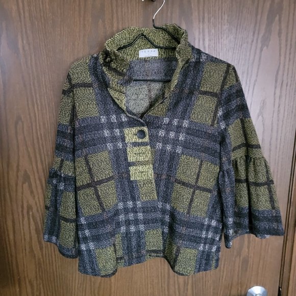 Terra SJ Apparel plaid 3/4 bell sleeves blazer Size Medium - Picture 2 of 13